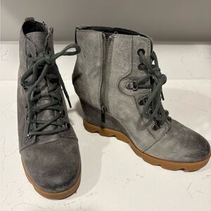 Women's Grey  Lace-Up Wedge Sorel Boots that zip up the sides
